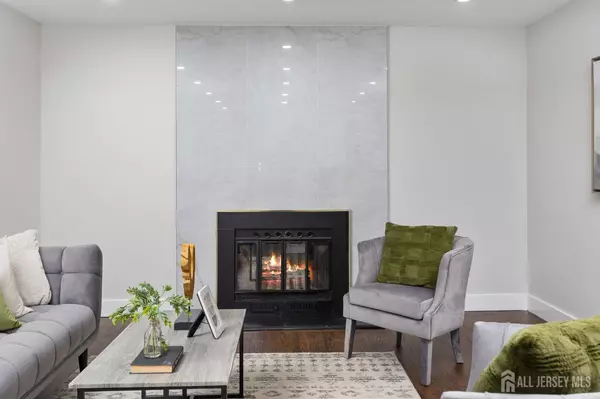 Cranbury, NJ 08512,6 Ryan RD