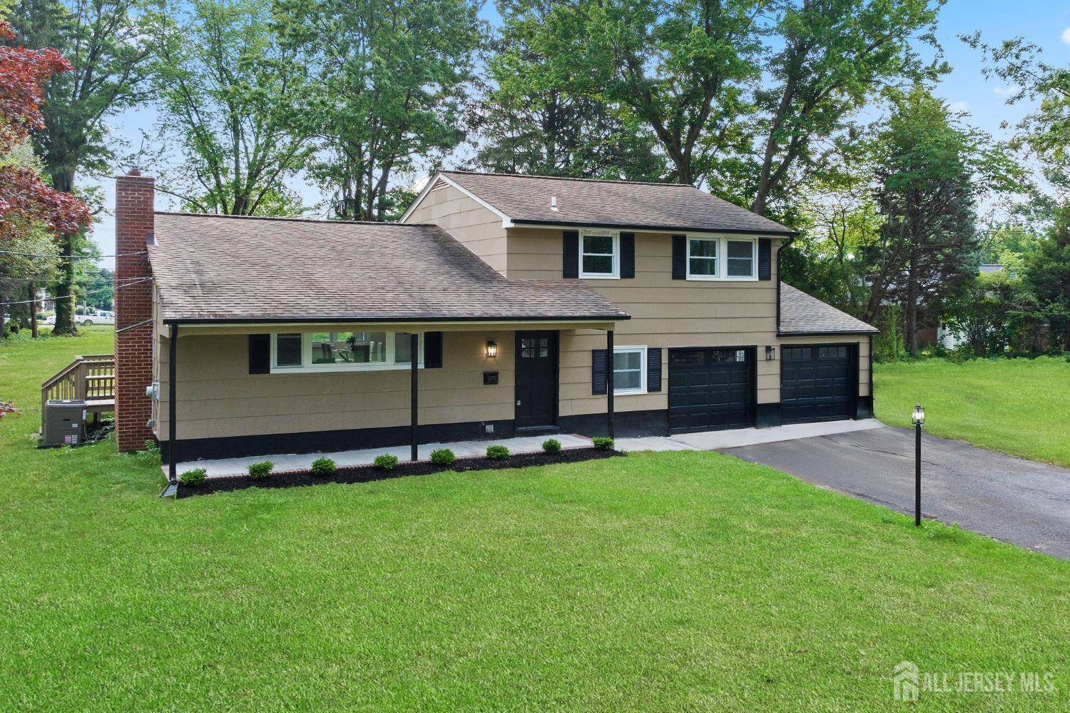 6 Ryan RD, Cranbury, NJ 08512