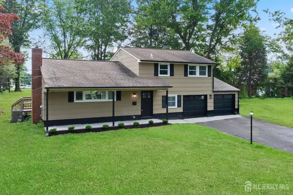 6 Ryan RD, Cranbury, NJ 08512