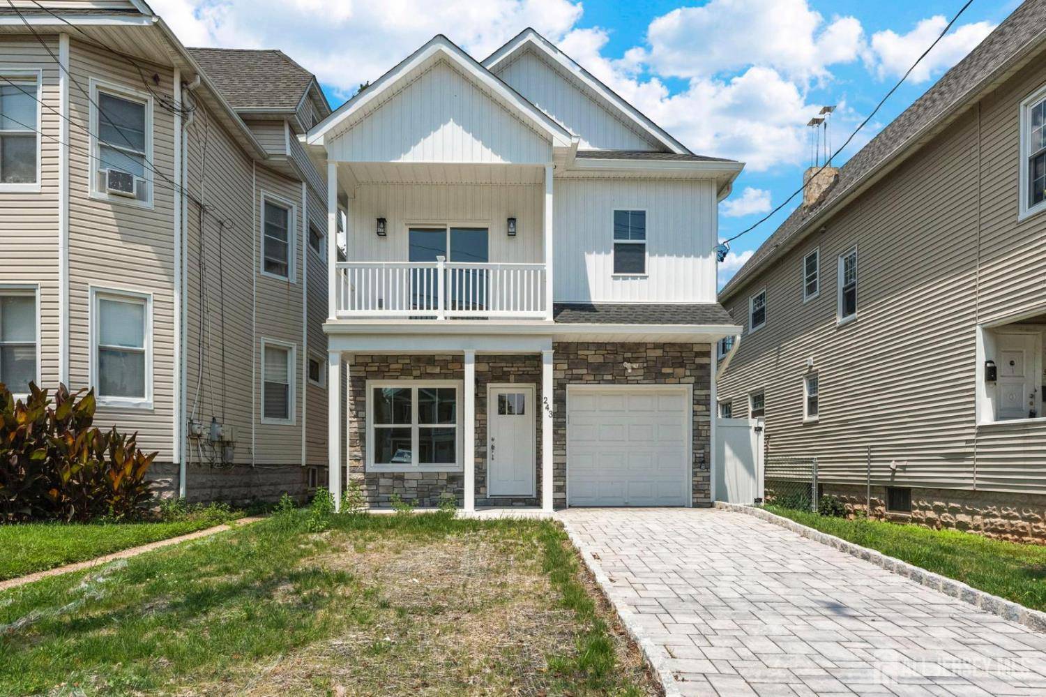 243 E 9th Ave AVE, Roselle, NJ 07203