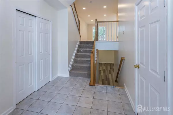 Old Bridge, NJ 08879,3 Rozalyn LN