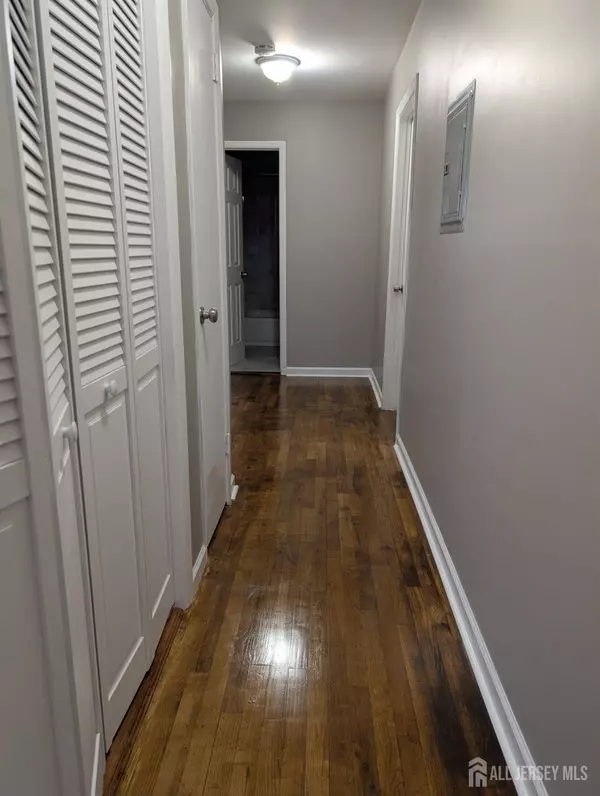 Elizabeth, NJ 07202,456 Clarkson AVE