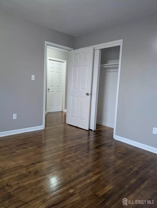 Elizabeth, NJ 07202,456 Clarkson AVE