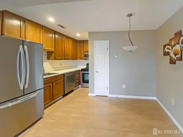 North Brunswick, NJ 08902,3910 Birchwood CT