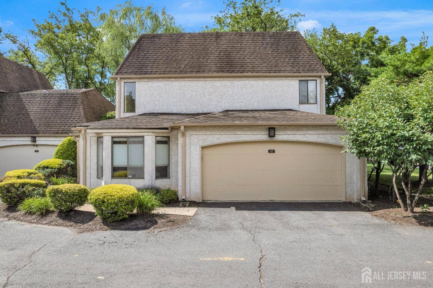 47 Park Gate DR, Edison, NJ 08820