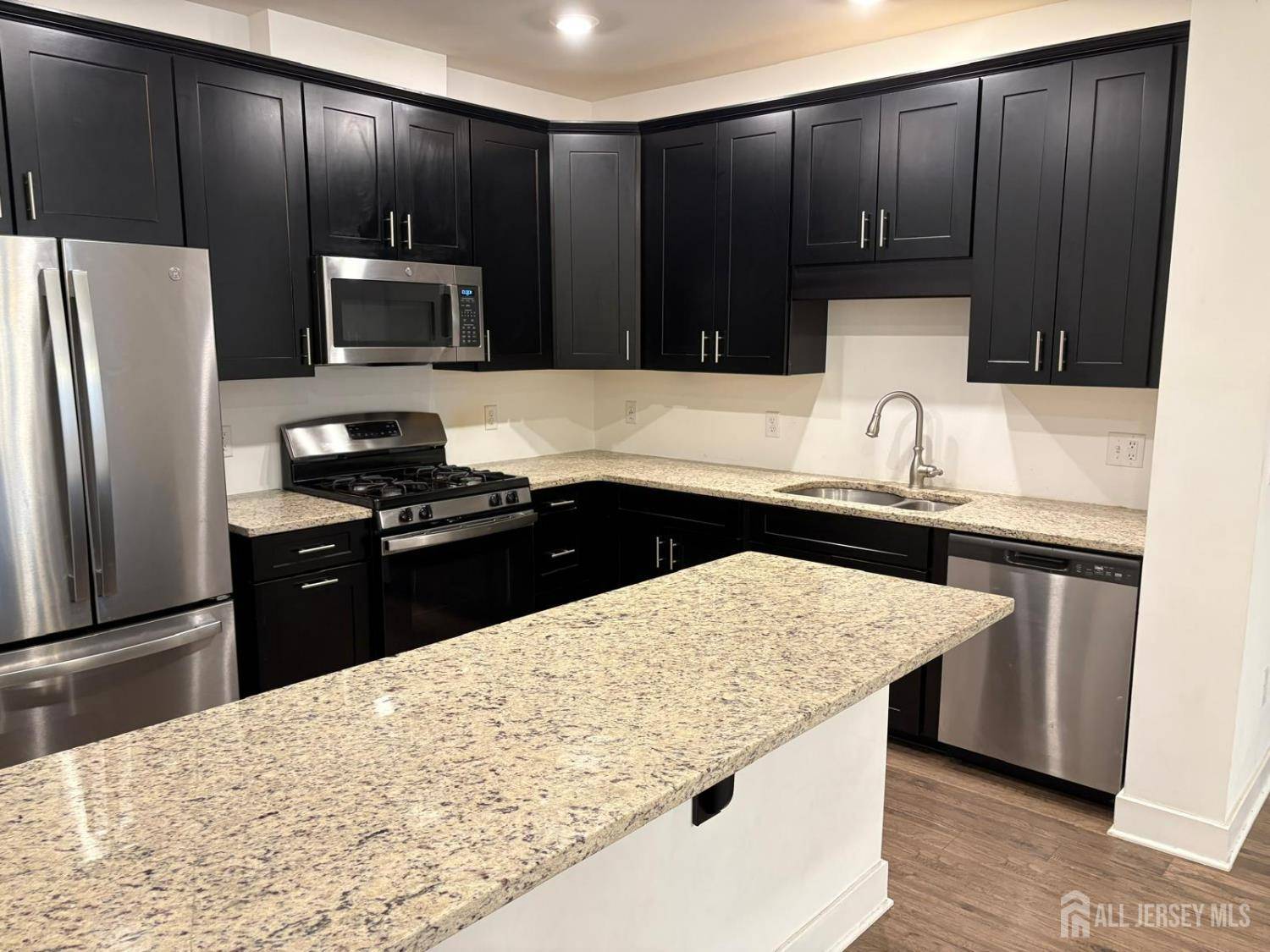 Monroe, NJ 08831,733 Stiller LN