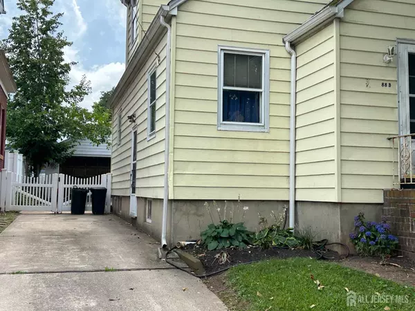 Carteret, NJ 07008,88 Lowell ST #B