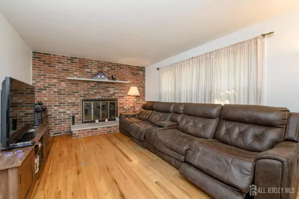 Kenilworth, NJ 07033,270 Ashwood AVE