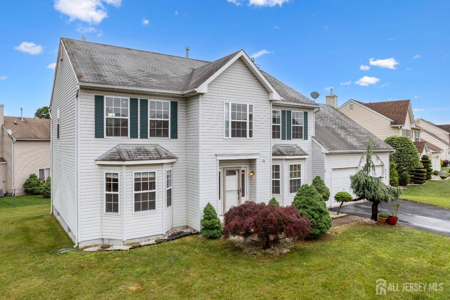96 Lark DR, South River, NJ 08882