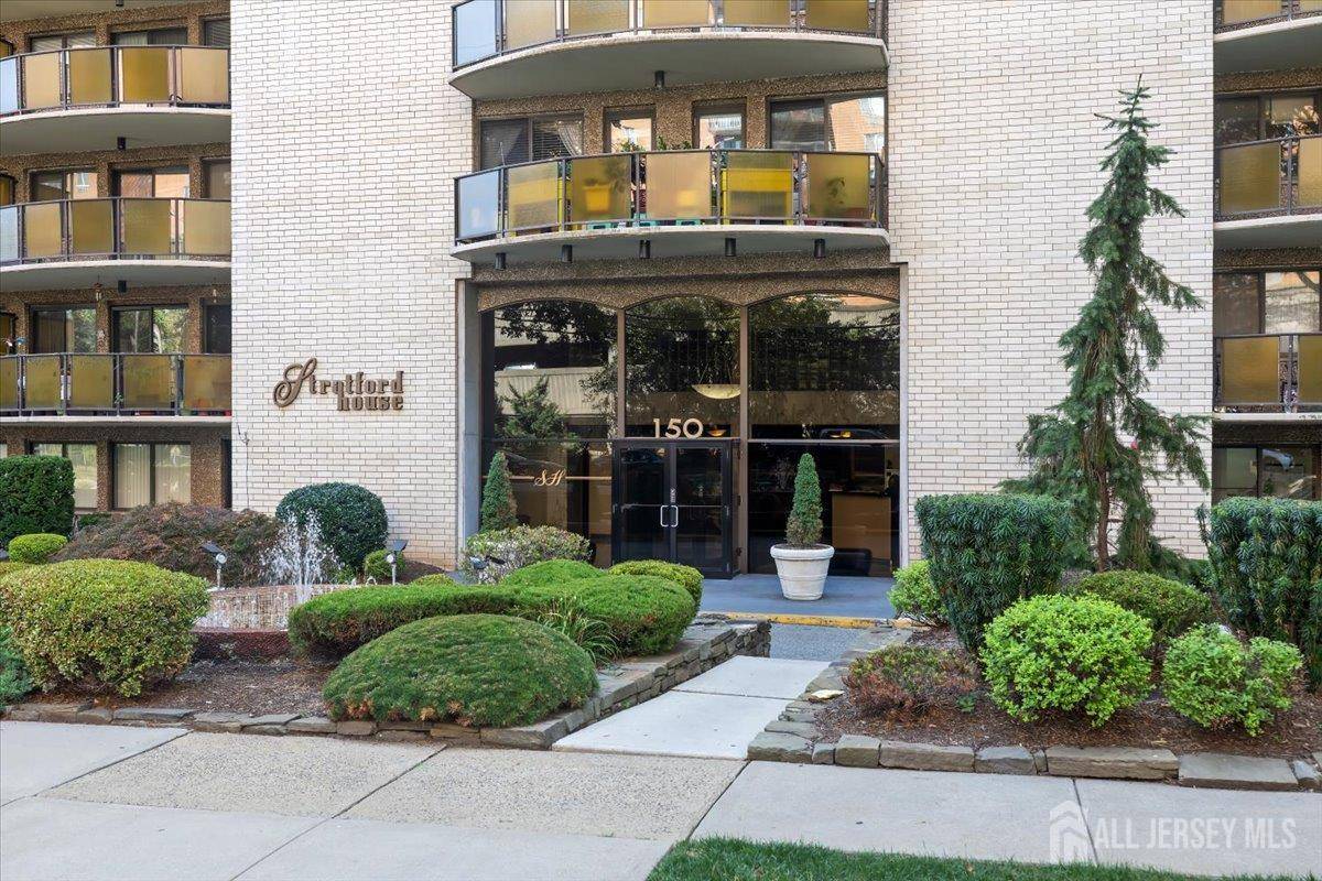 Hackensack, NJ 07601,150 OVERLOOK AVE #15 E