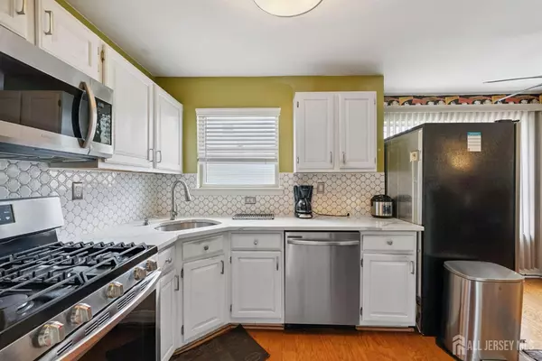 816 Harbortown BLVD #816, Perth Amboy, NJ 08861