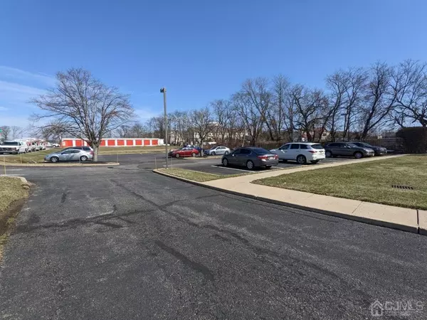 Monroe, NJ 08831,977 W State Route 33 W