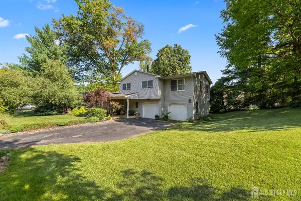 East Brunswick, NJ 08816,53 Rath LN