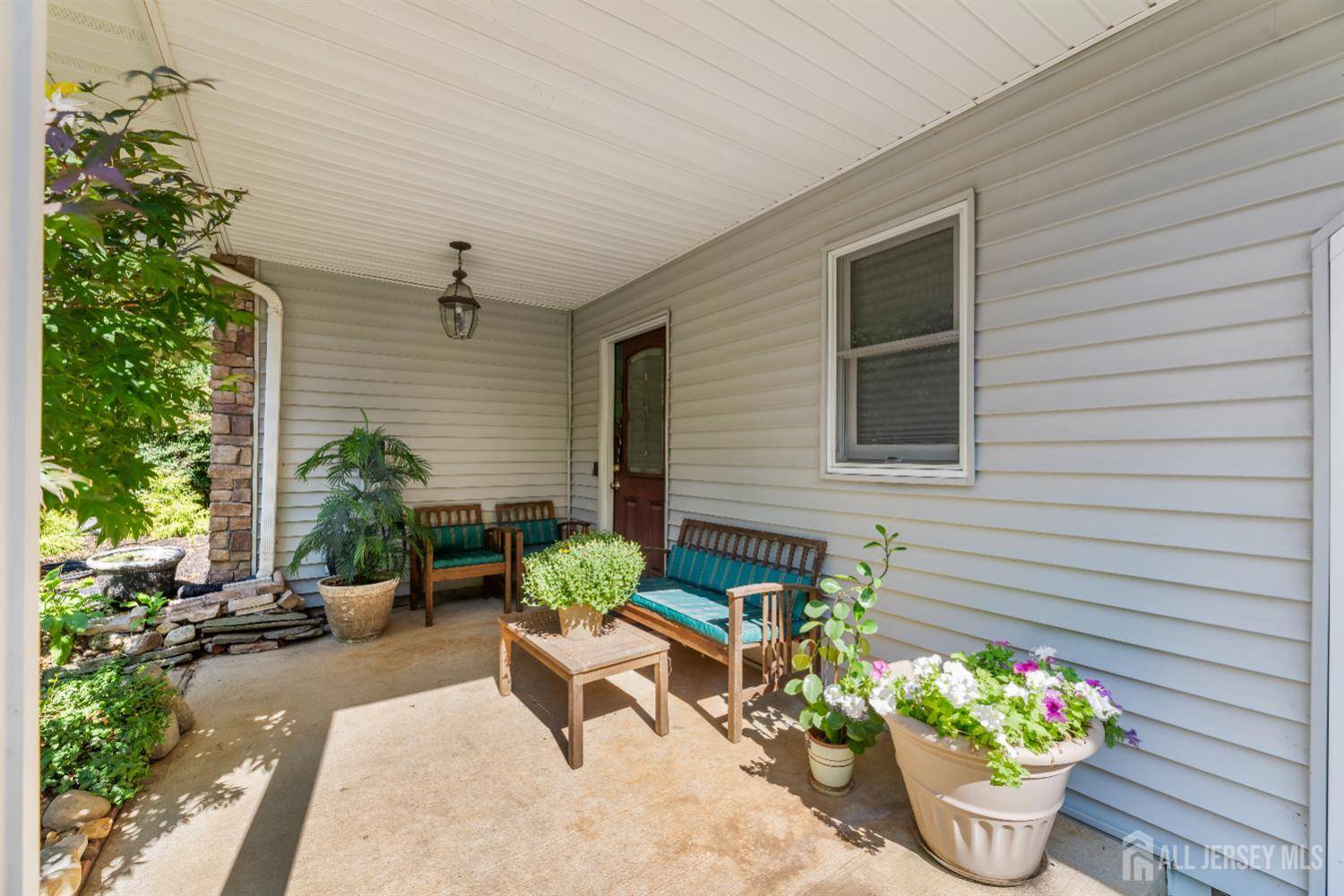 East Brunswick, NJ 08816,53 Rath LN