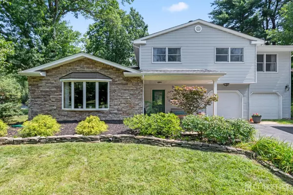 East Brunswick, NJ 08816,53 Rath LN