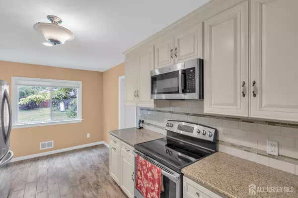 Matawan, NJ 07747,22 Colonial DR