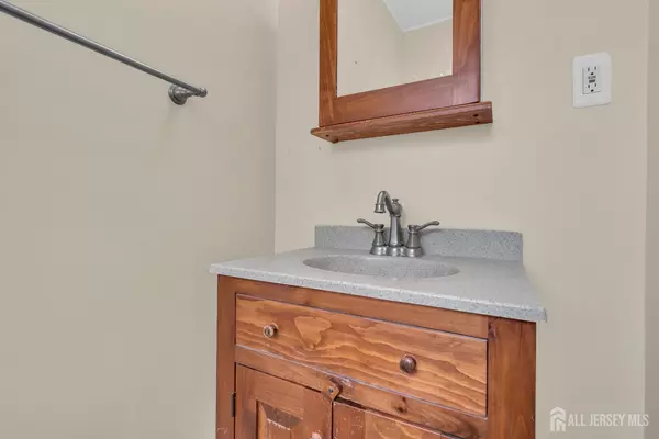 Matawan, NJ 07747,22 Colonial DR