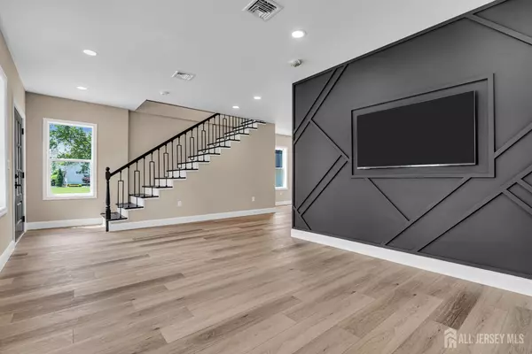 Englishtown, NJ 07726,21 Harrison AVE