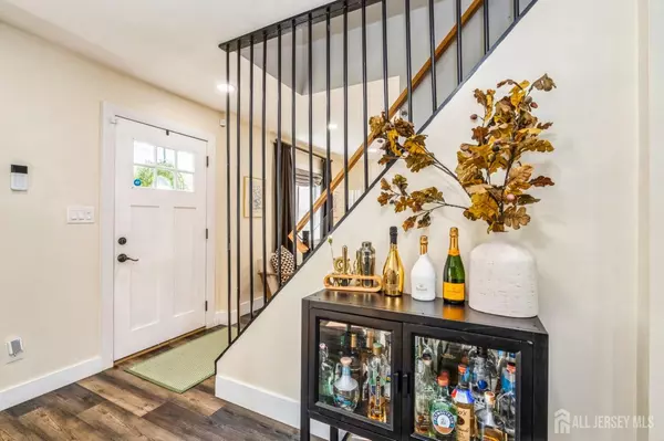 East Brunswick, NJ 08816,20 Diamond CT