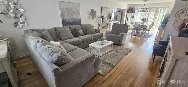 Perth Amboy, NJ 08861,789 Barry AVE