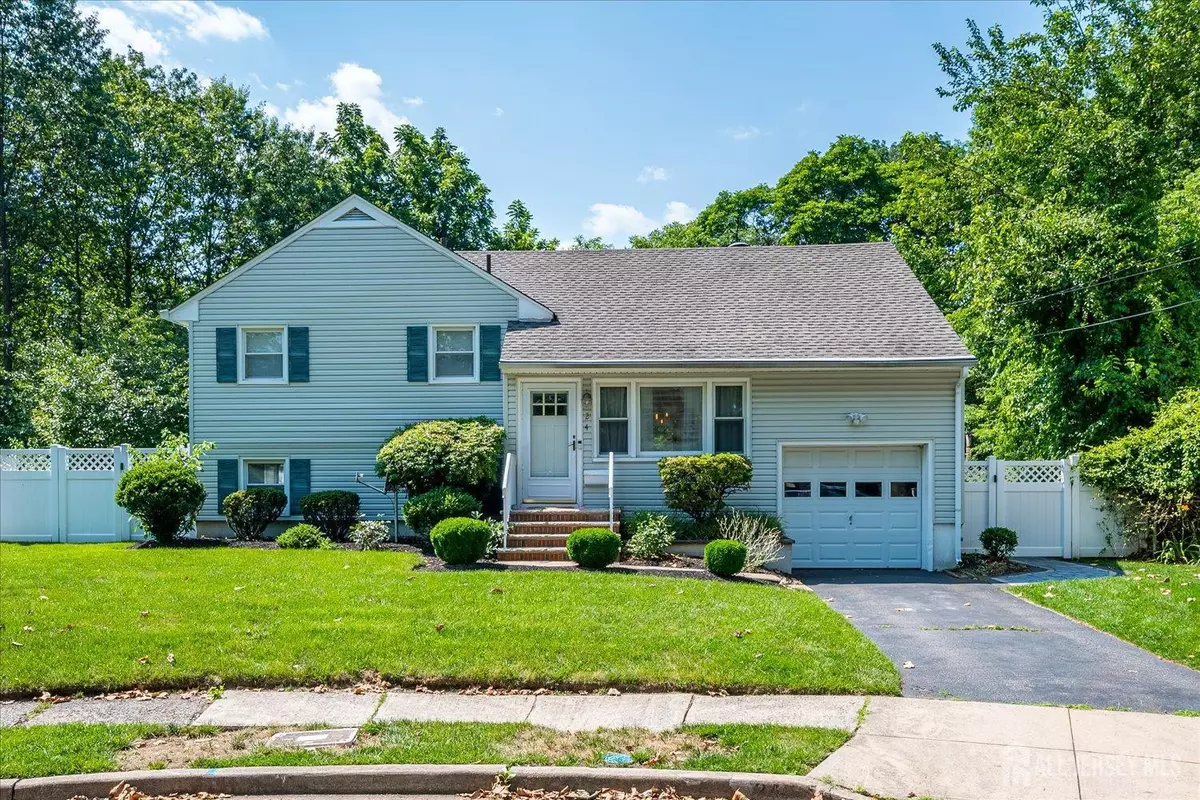 Metuchen, NJ 08840,24 Turner CT