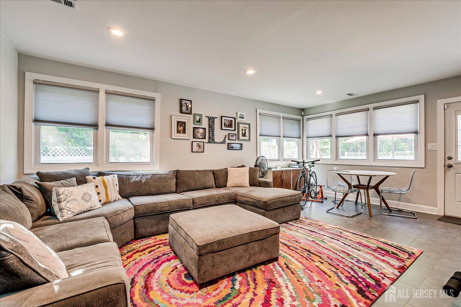 Metuchen, NJ 08840,24 Turner CT