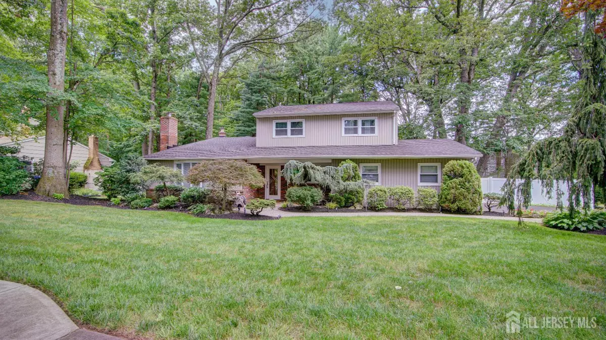 East Brunswick, NJ 08816,15 Timber RD