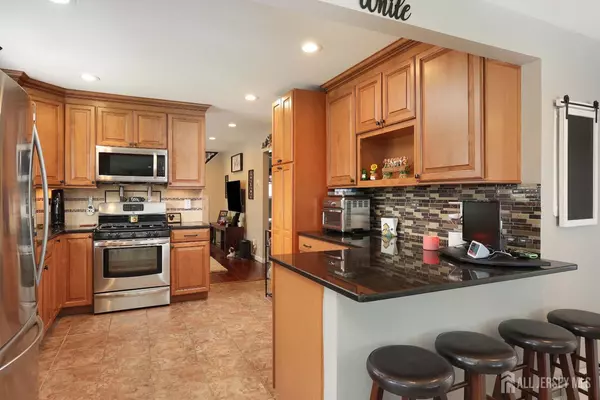 Sayreville, NJ 08859,26 Birch TER