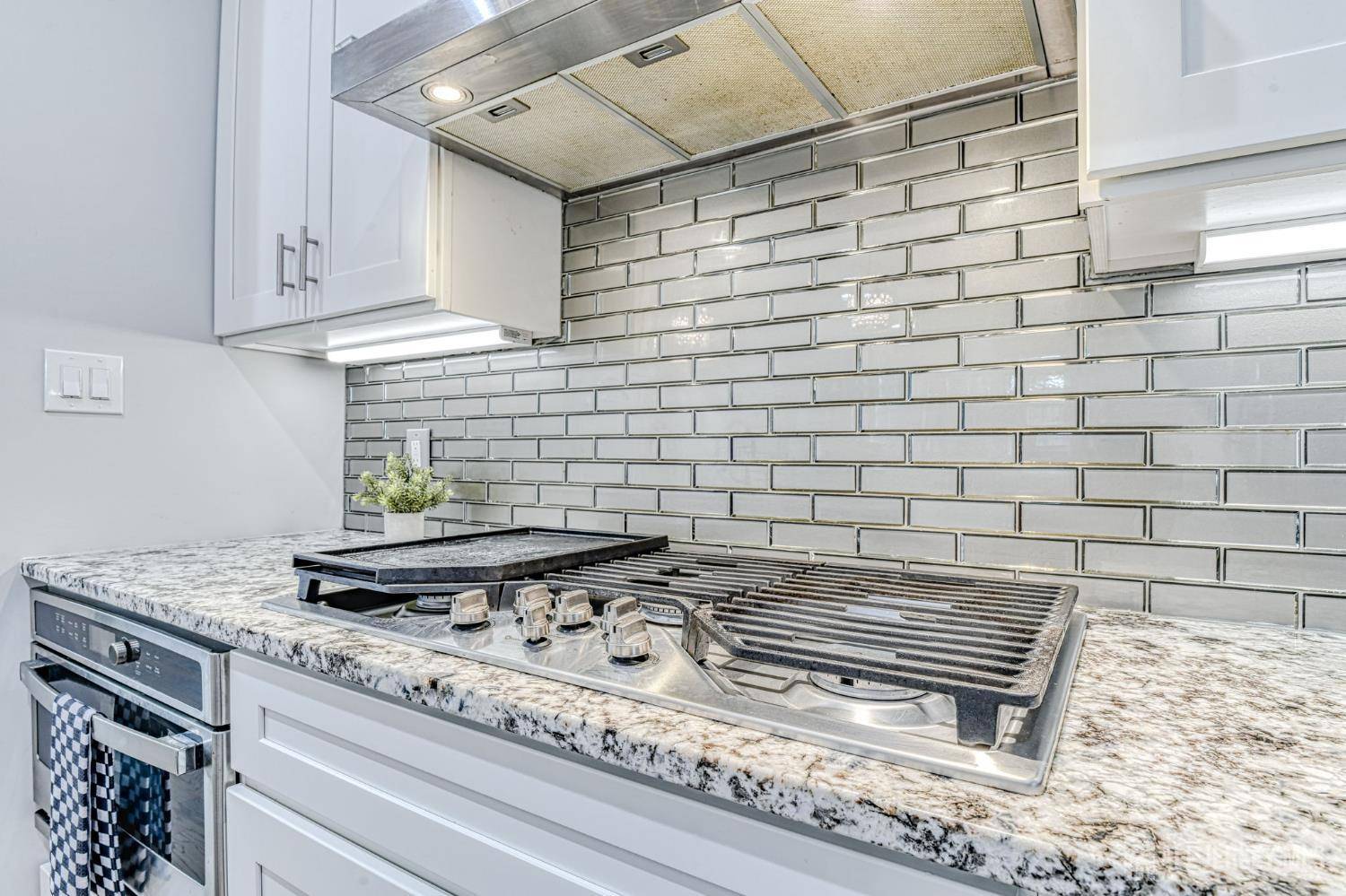 North Brunswick, NJ 08902,1056 Kearney DR