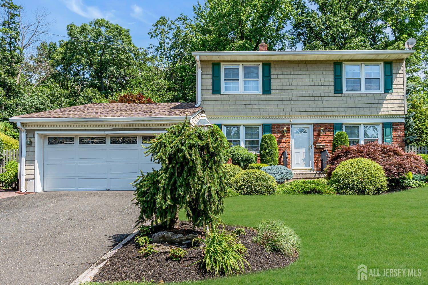 30 Daniel DR, Matawan, NJ 07747