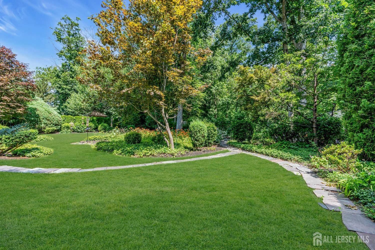Matawan, NJ 07747,30 Daniel DR