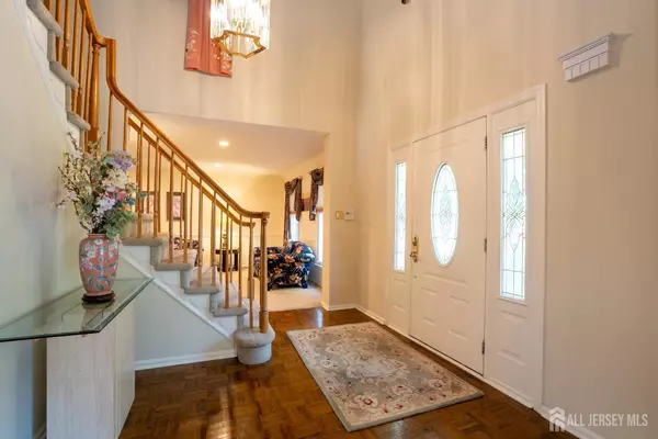 South Brunswick, NJ 08824,10 Gillian DR