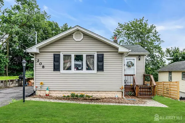 208 hilltop BLVD, Old Bridge, NJ 07735