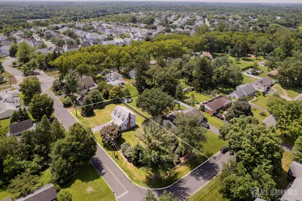 Plainsboro, NJ 08536,2 Pasture LN