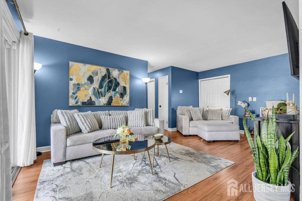 Woodbridge Proper, NJ 07095,193 Sierra CT