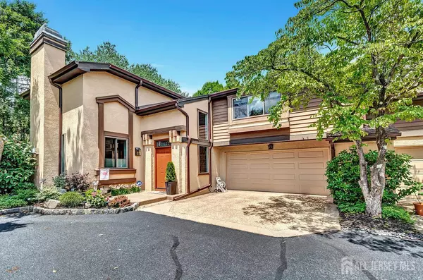 107 Sayre DR, Plainsboro, NJ 08540