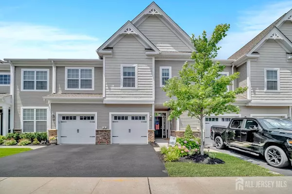 30 Grabowski DR, Sayreville, NJ 08859