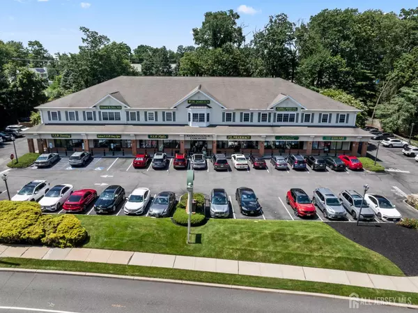 333 Forsgate DR #4, Jamesburg, NJ 08831