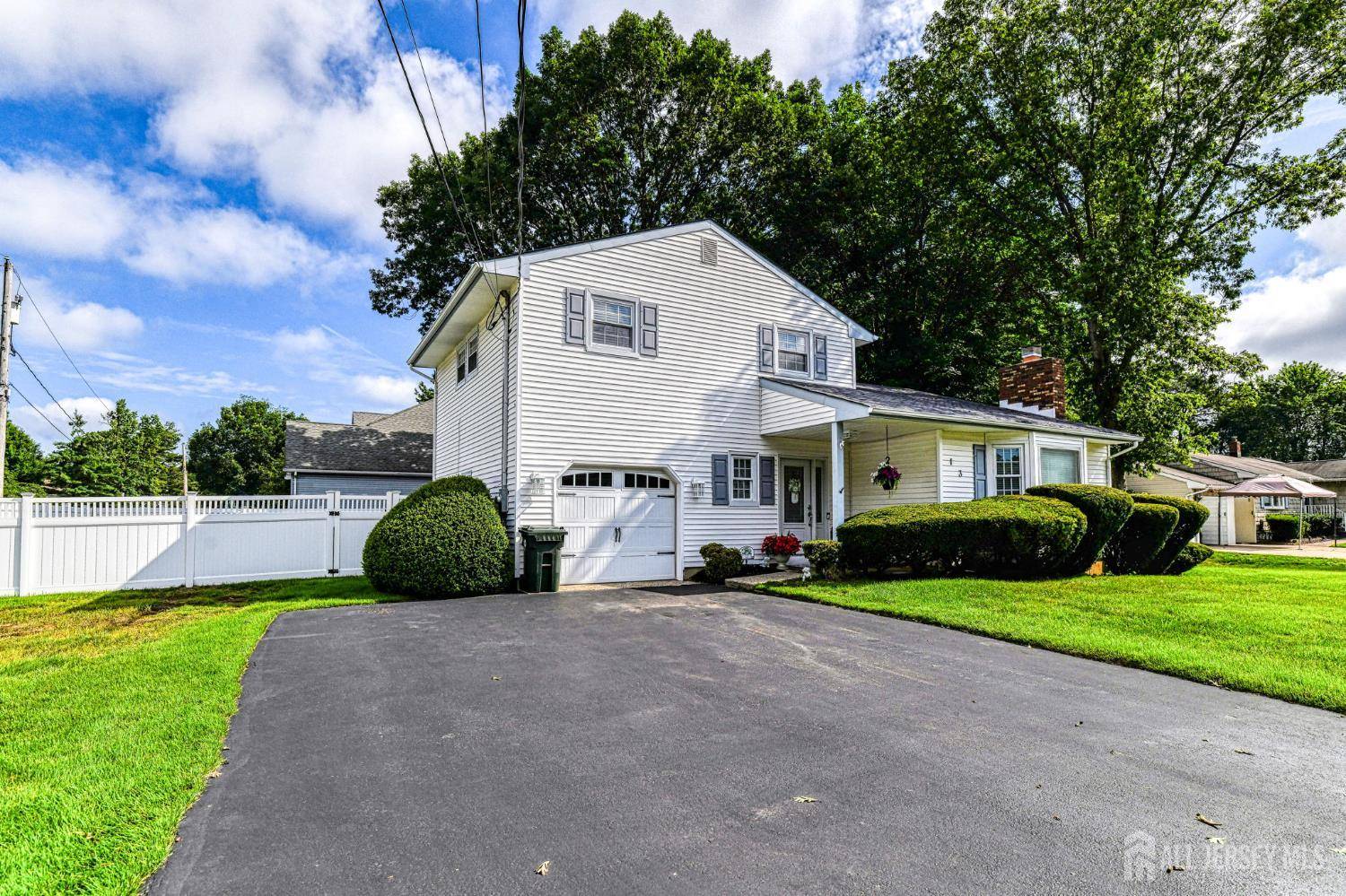 13 Ellingham AVE, Monroe, NJ 08831