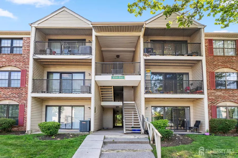 255 Hampshire CT, Piscataway, NJ 08854