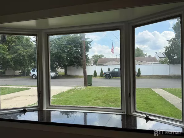 Sayreville, NJ 08872,11 HOPE DR