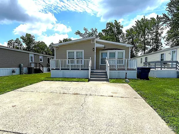 71 Dickens RD, North Brunswick, NJ 08902