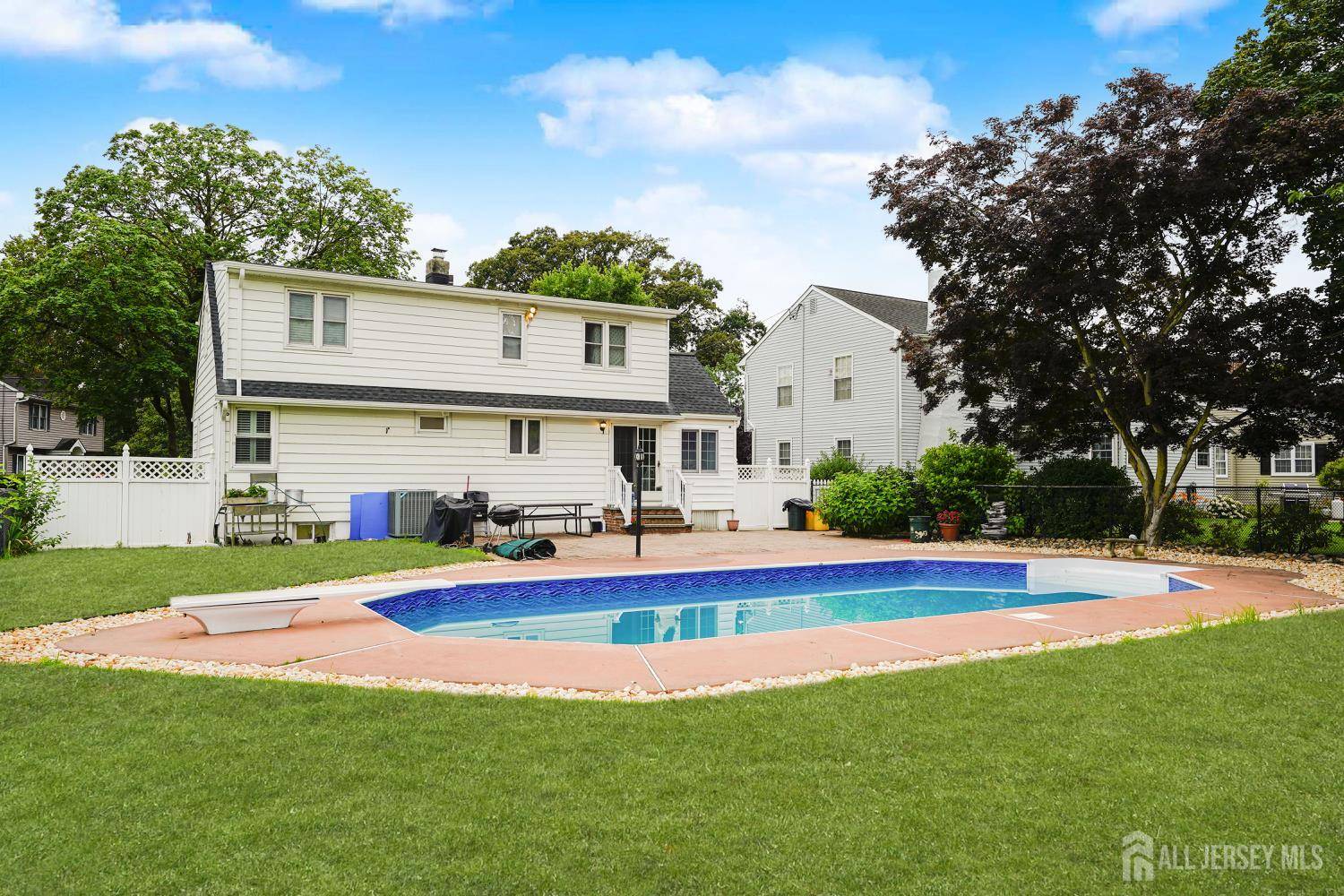 45 Kenwood TER, Hamilton, NJ 08610
