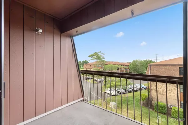 Woodbridge Proper, NJ 07095,180-C Overlook CT