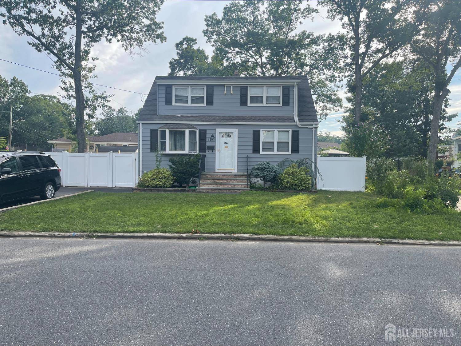 17 Marsad DR, Old Bridge, NJ 08857