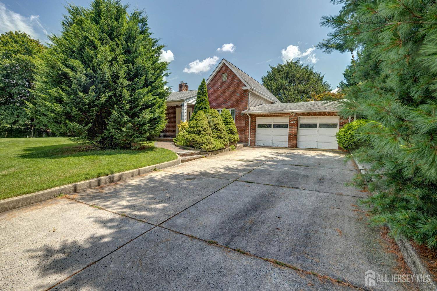 294 Fresh Pond RD, South Brunswick, NJ 08902