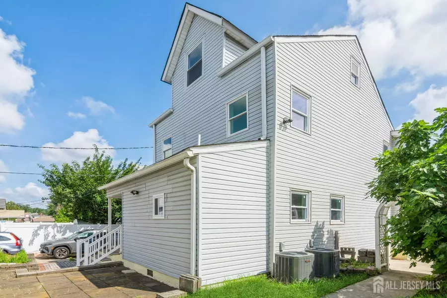 17-1/2 Thomas ST, South River, NJ 08882