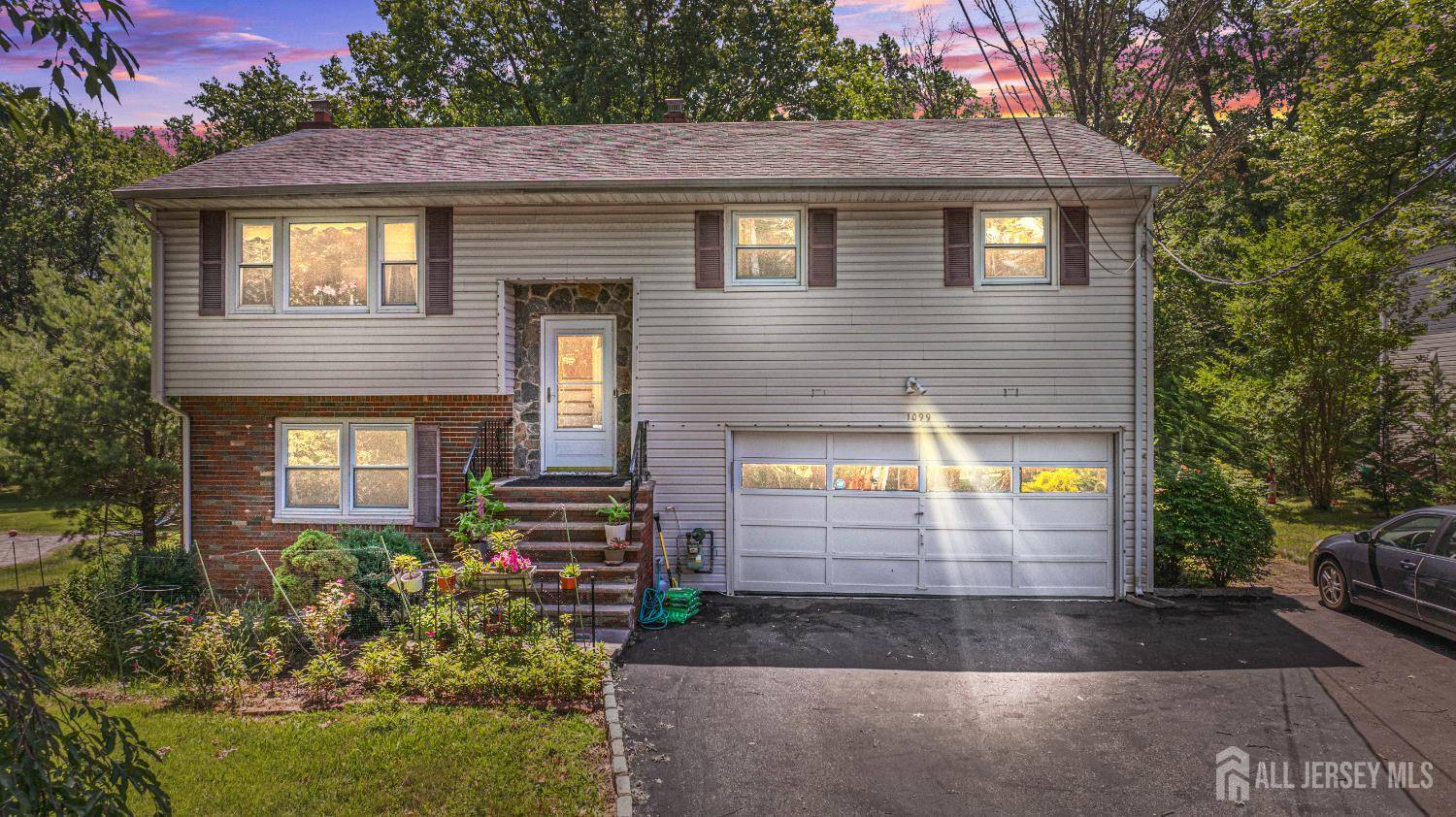 Edison, NJ 08820,1099 new dover RD