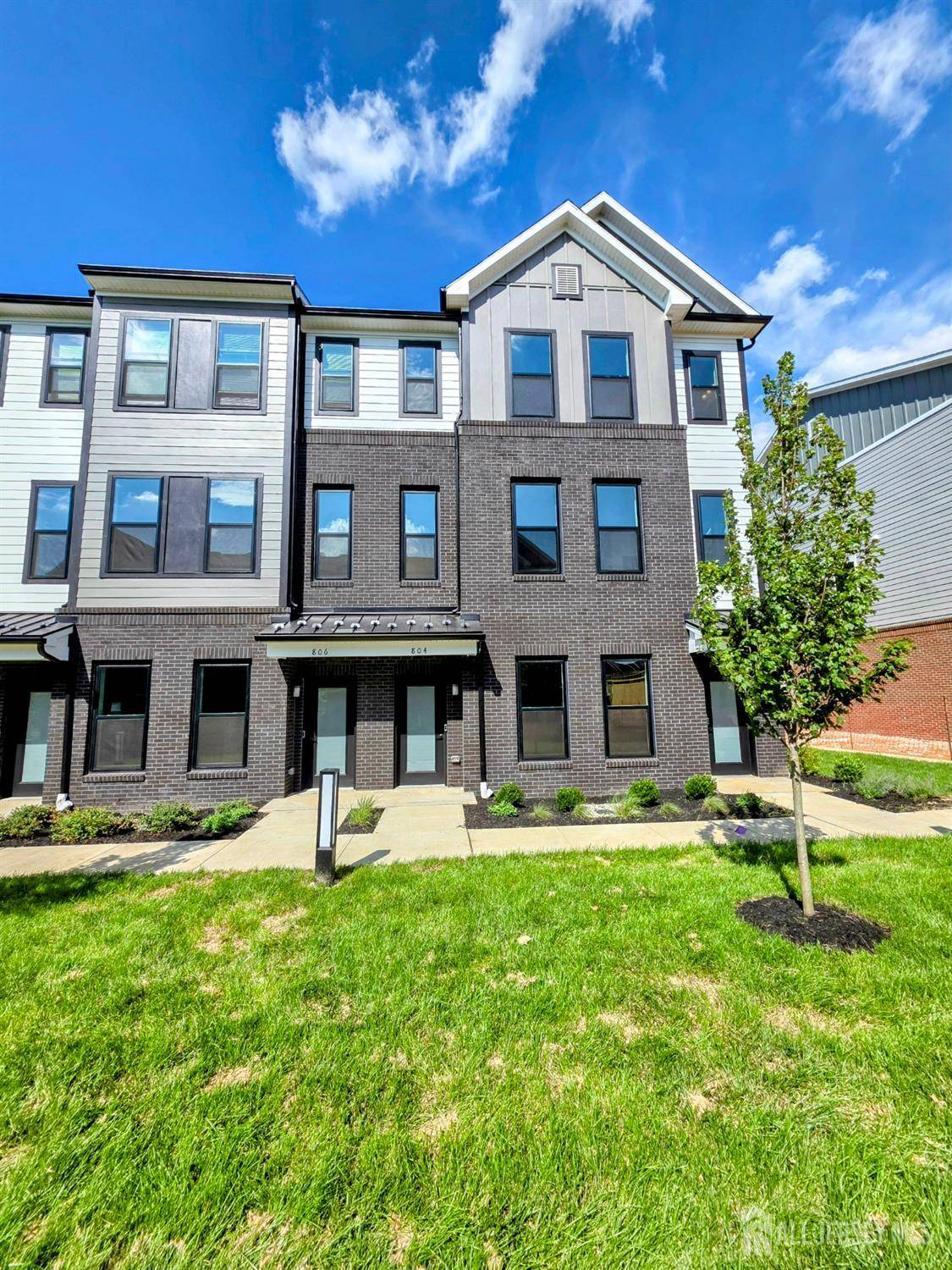 804 Sadie CIR, New Brunswick, NJ 08901