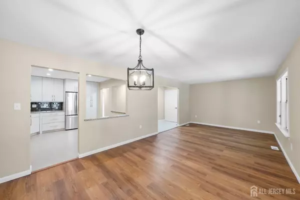 Monroe, NJ 08831,15 Betsy Ross DR #B